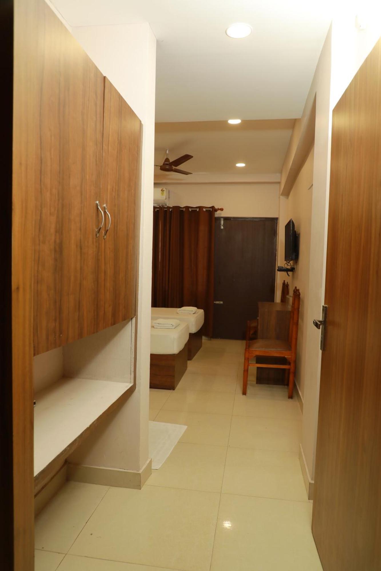 Plaza Tourist Home Kannur Exteriör bild