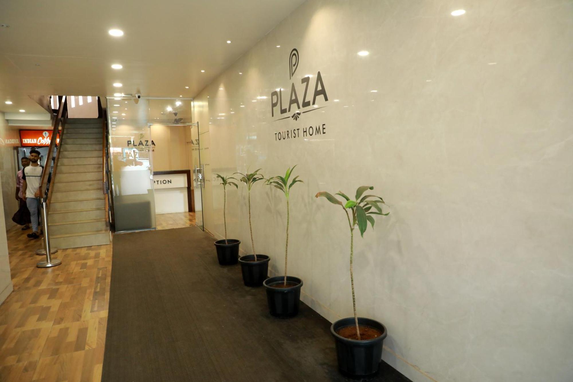 Plaza Tourist Home Kannur Exteriör bild